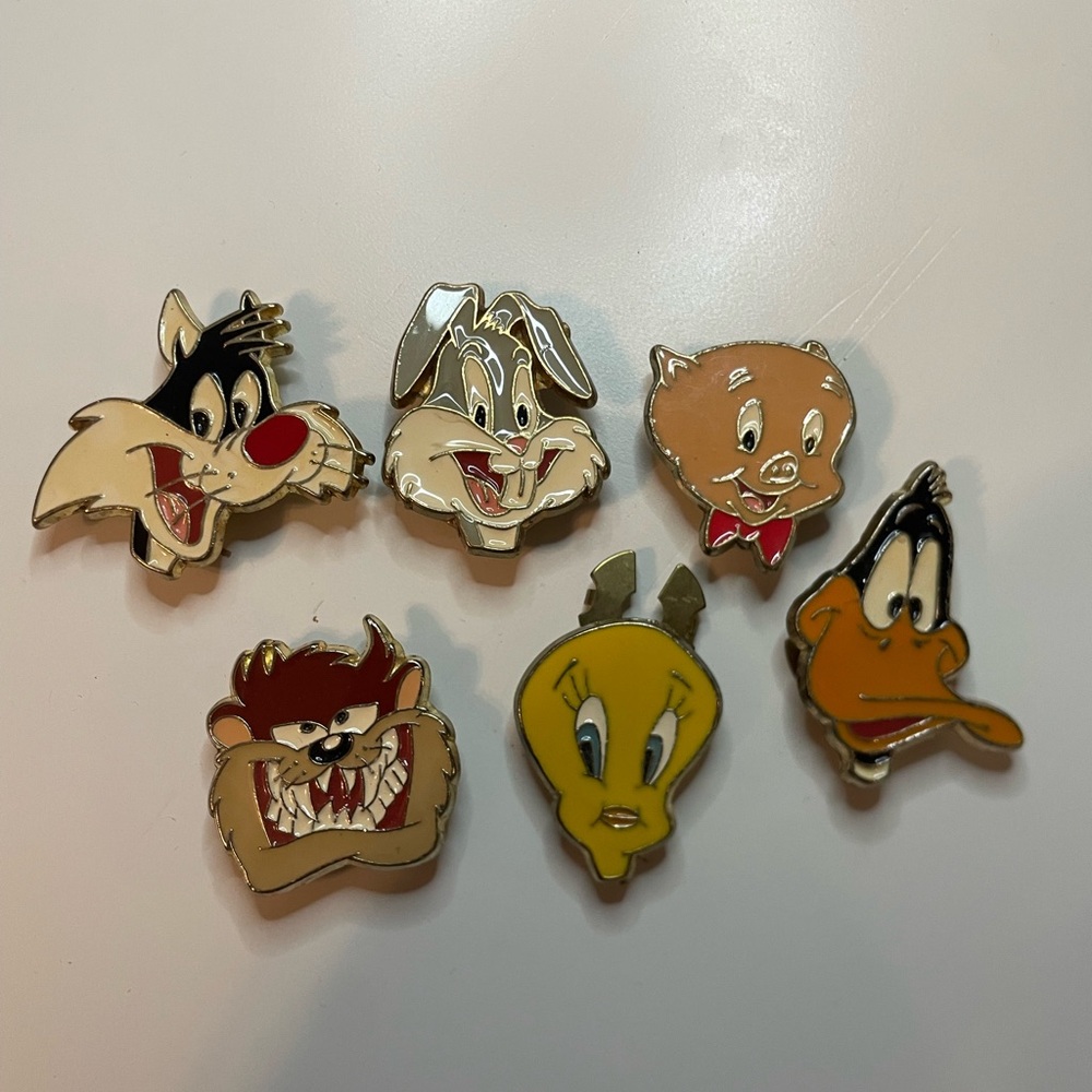 Full Set Vintage Looney Tunes Button Covers
